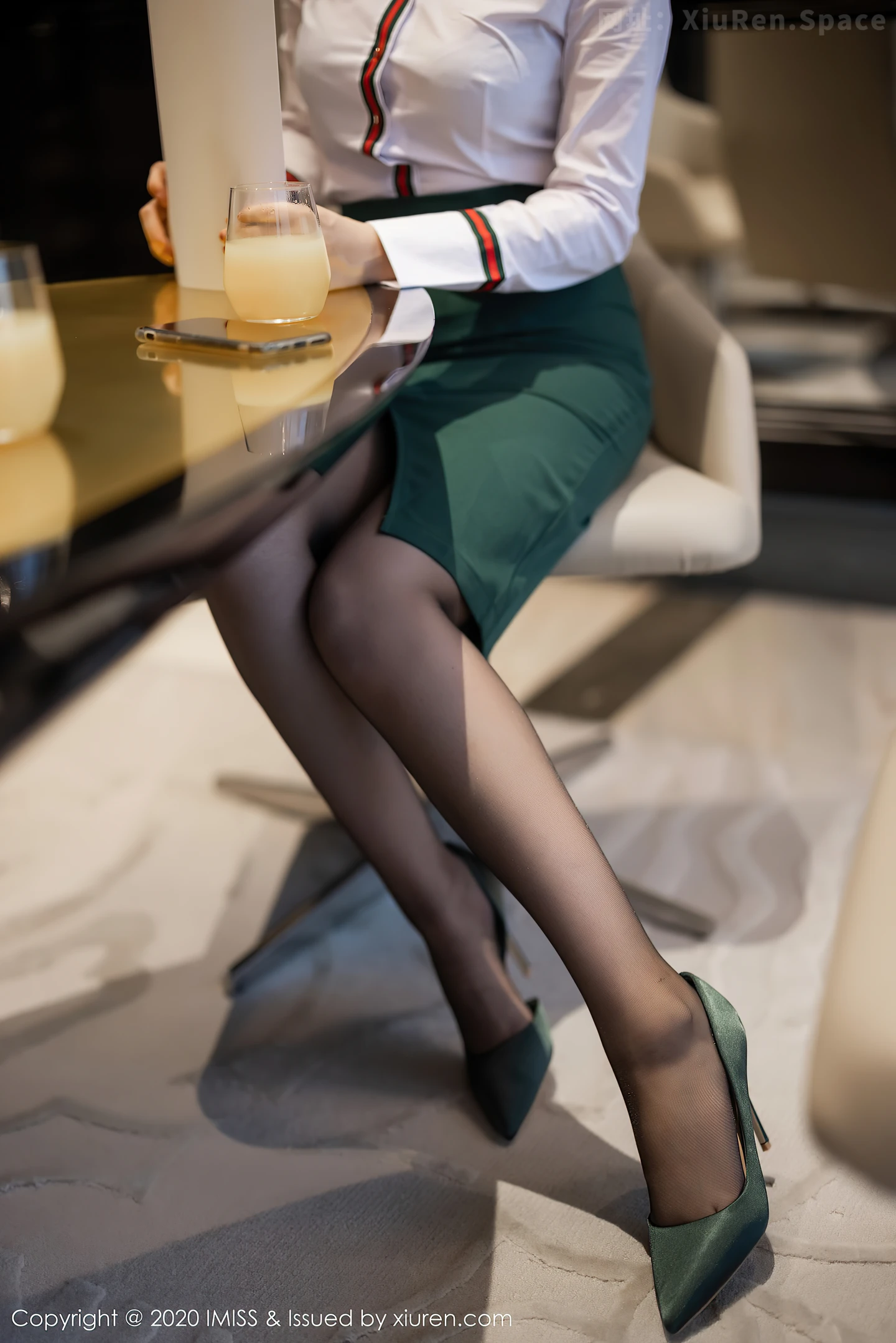 图片[4]-[IMISS爱蜜社]Vol.521 女神Angela小热巴都市风格职业OL主题半脱内衣露豪乳诱惑写真54P-秀人网官方网站